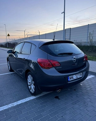 Opel Astra cena 26000 przebieg: 267000, rok produkcji 2012 z Tłuszcz małe 154